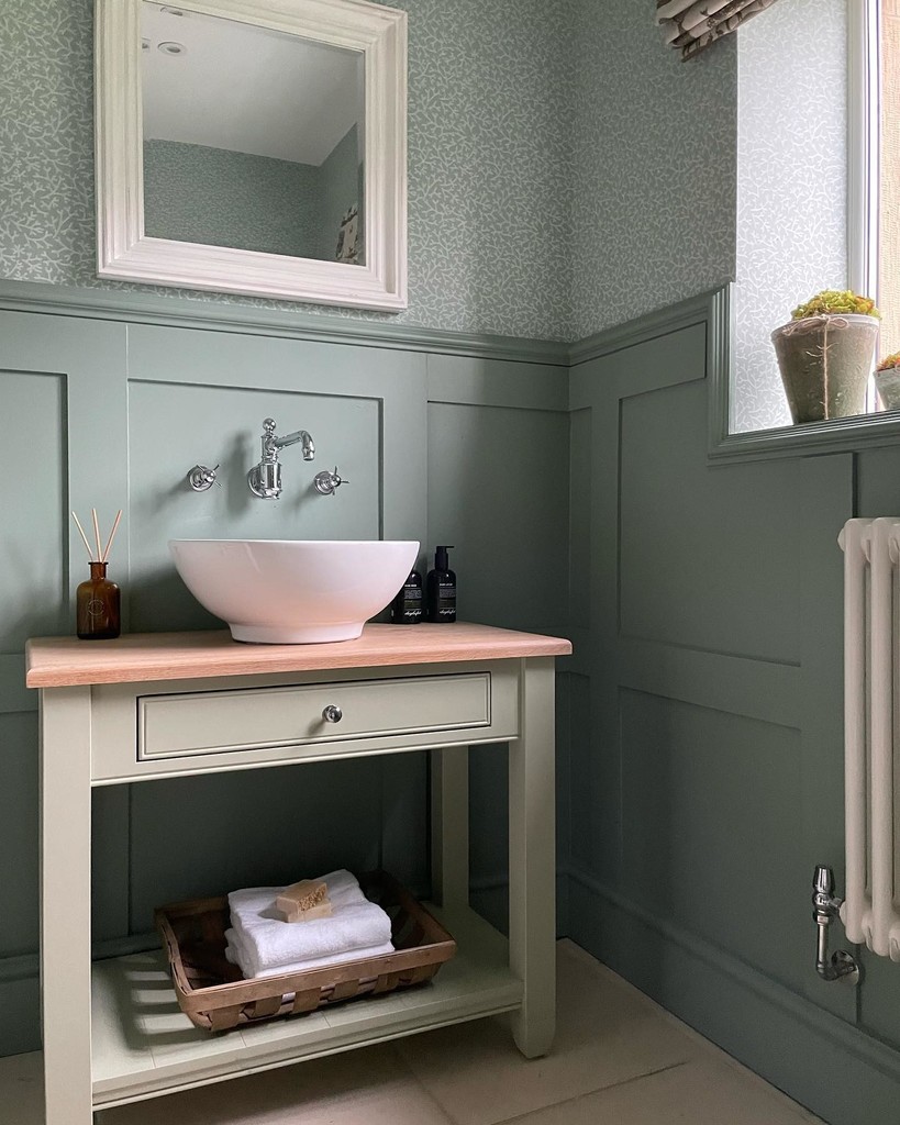Farrow & Ball — Chappell Green – No.83 room
