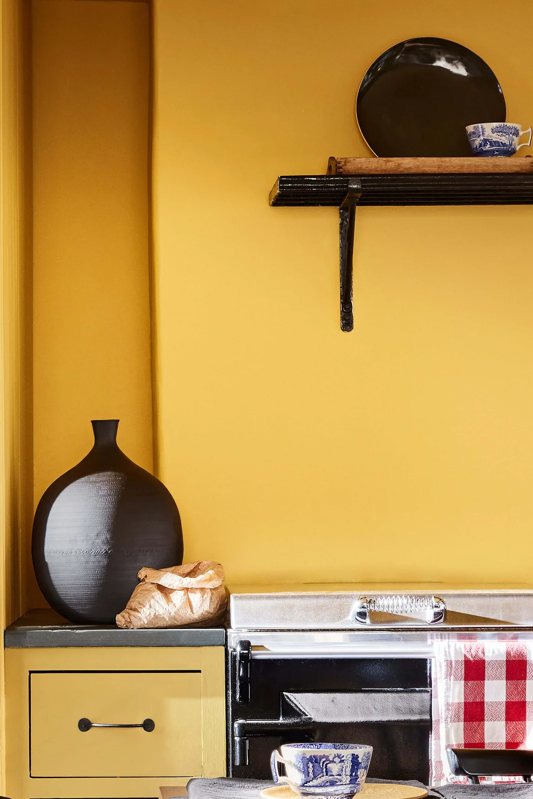 Giallo Kitchen 337