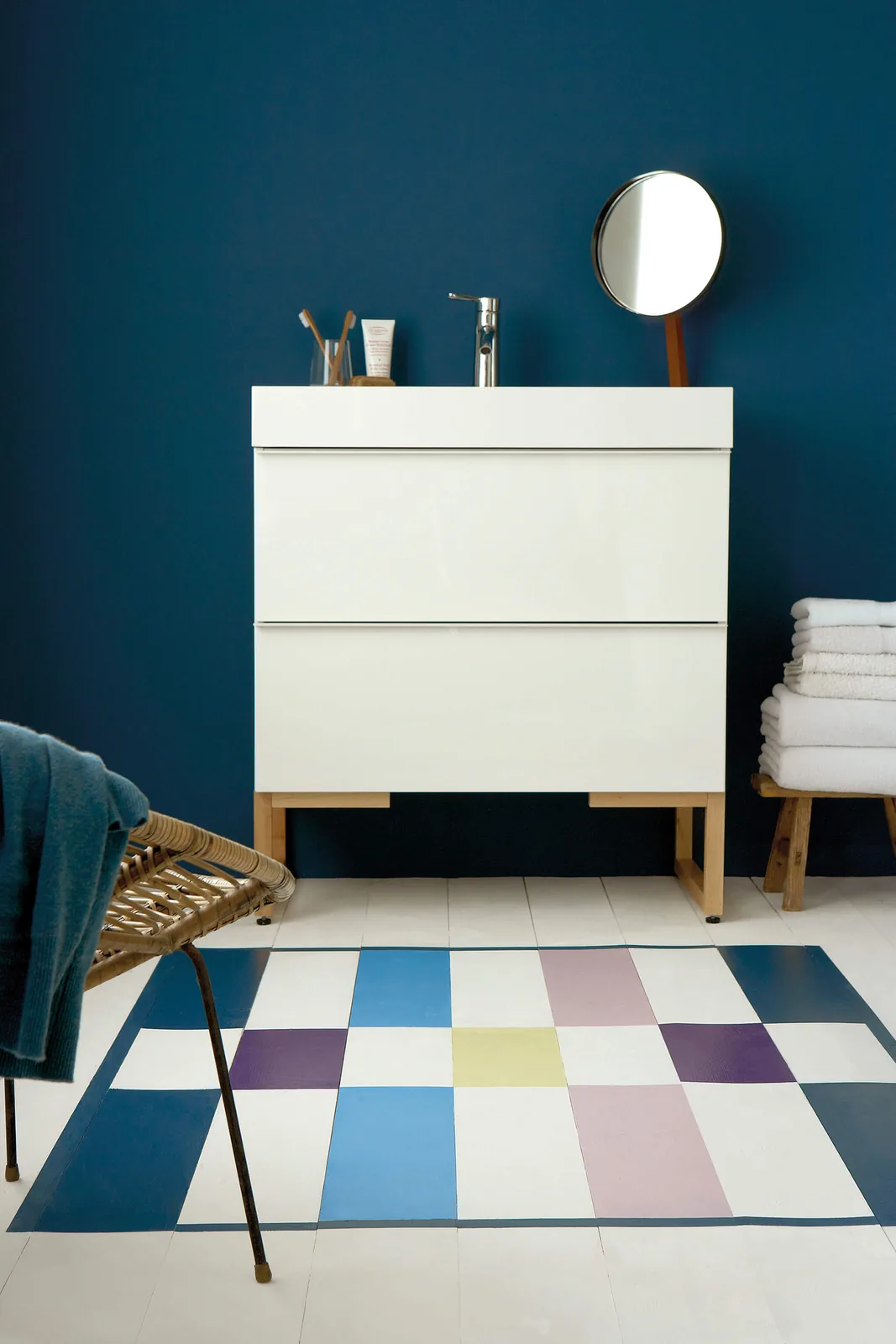 Hicks' Blue 208 Bathroom