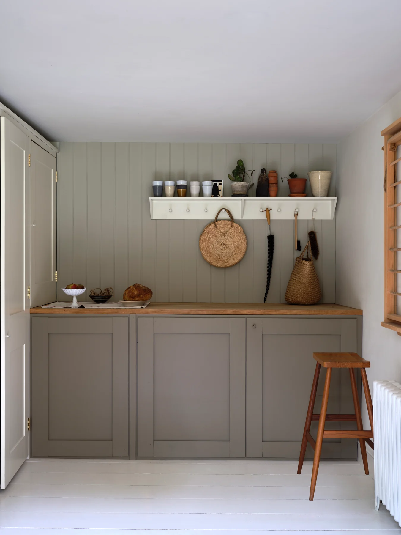 Farrow & Ball: School House White, Mouse’s Back, Drop Cloth