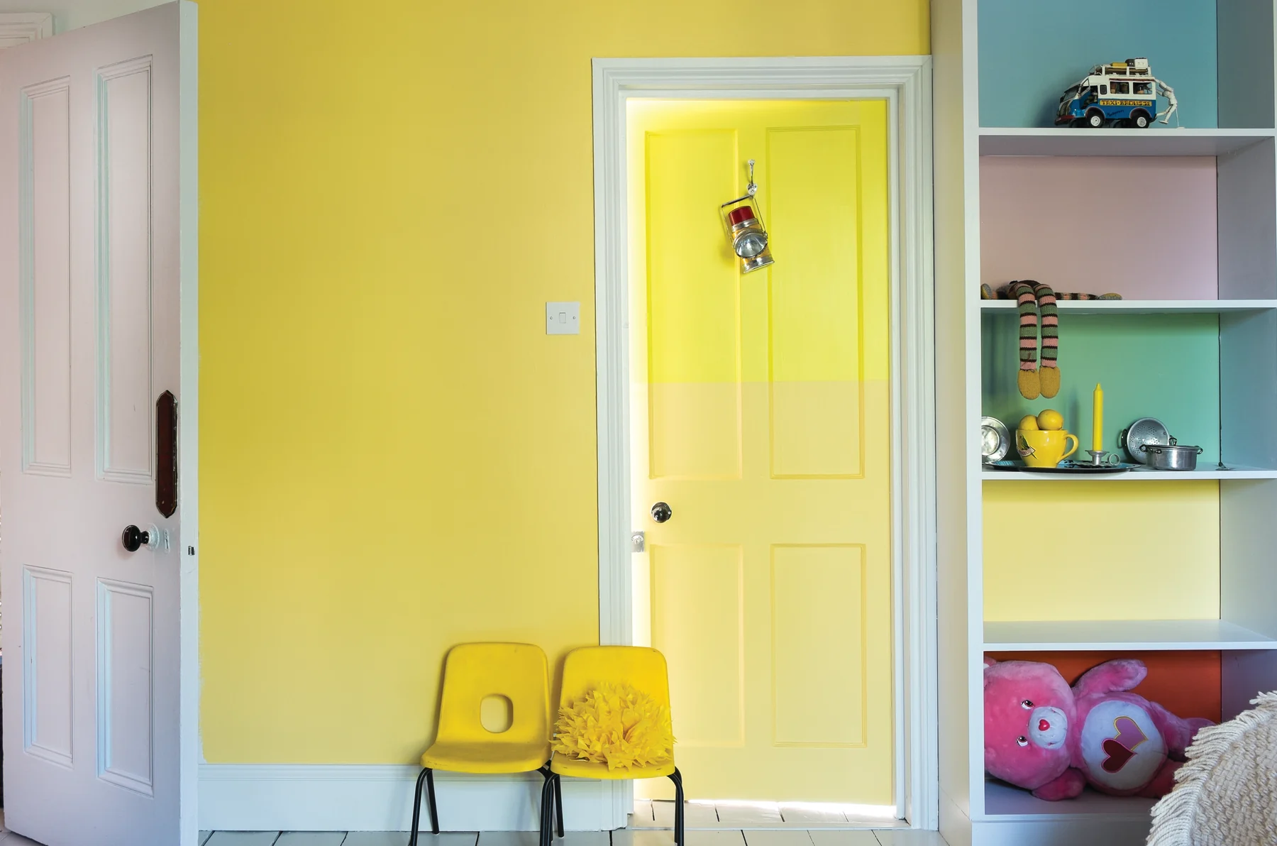 Farrow & Ball: Wimborne White, Dayroom Yellow, Lulworth Blue, Cinder Rose, Breakfast Room Green, Blazer, Yellowcake, Pavilion Gray