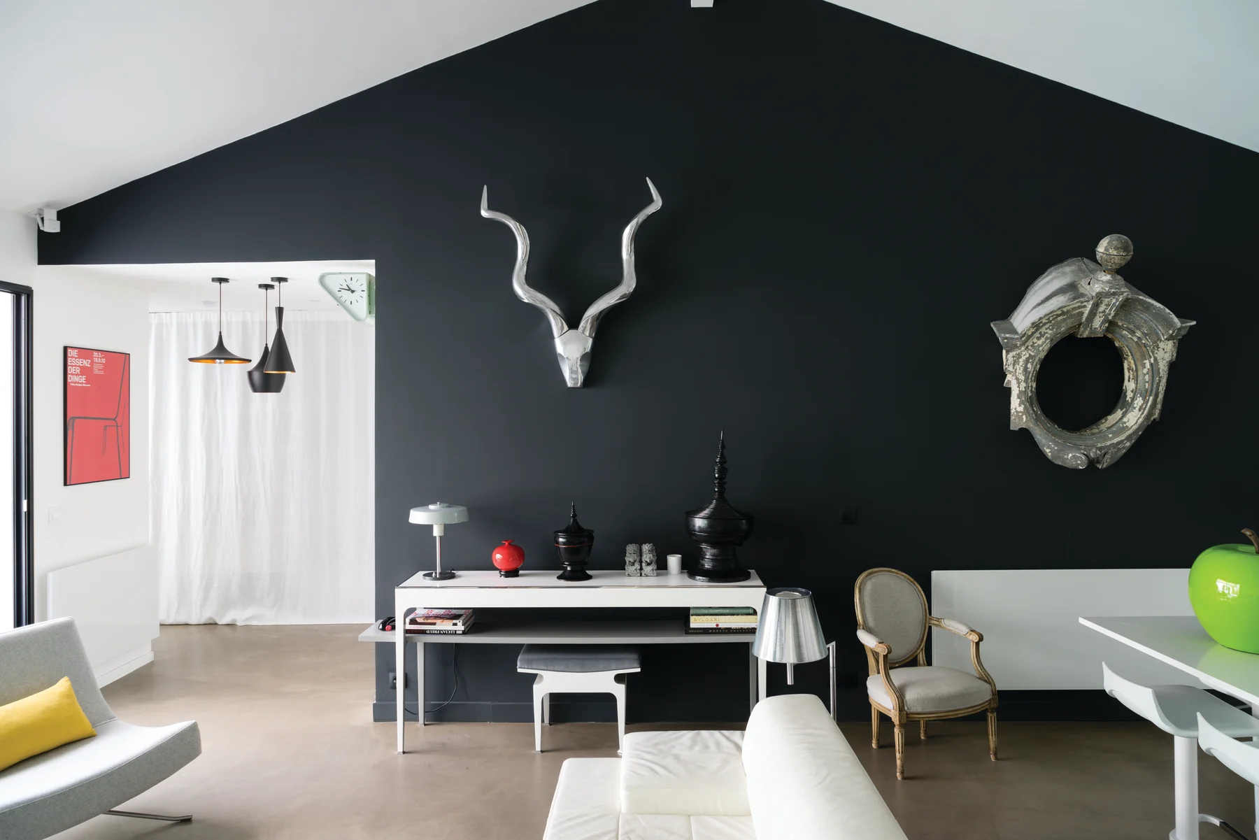 Farrow & Ball: Pitch Black, All White