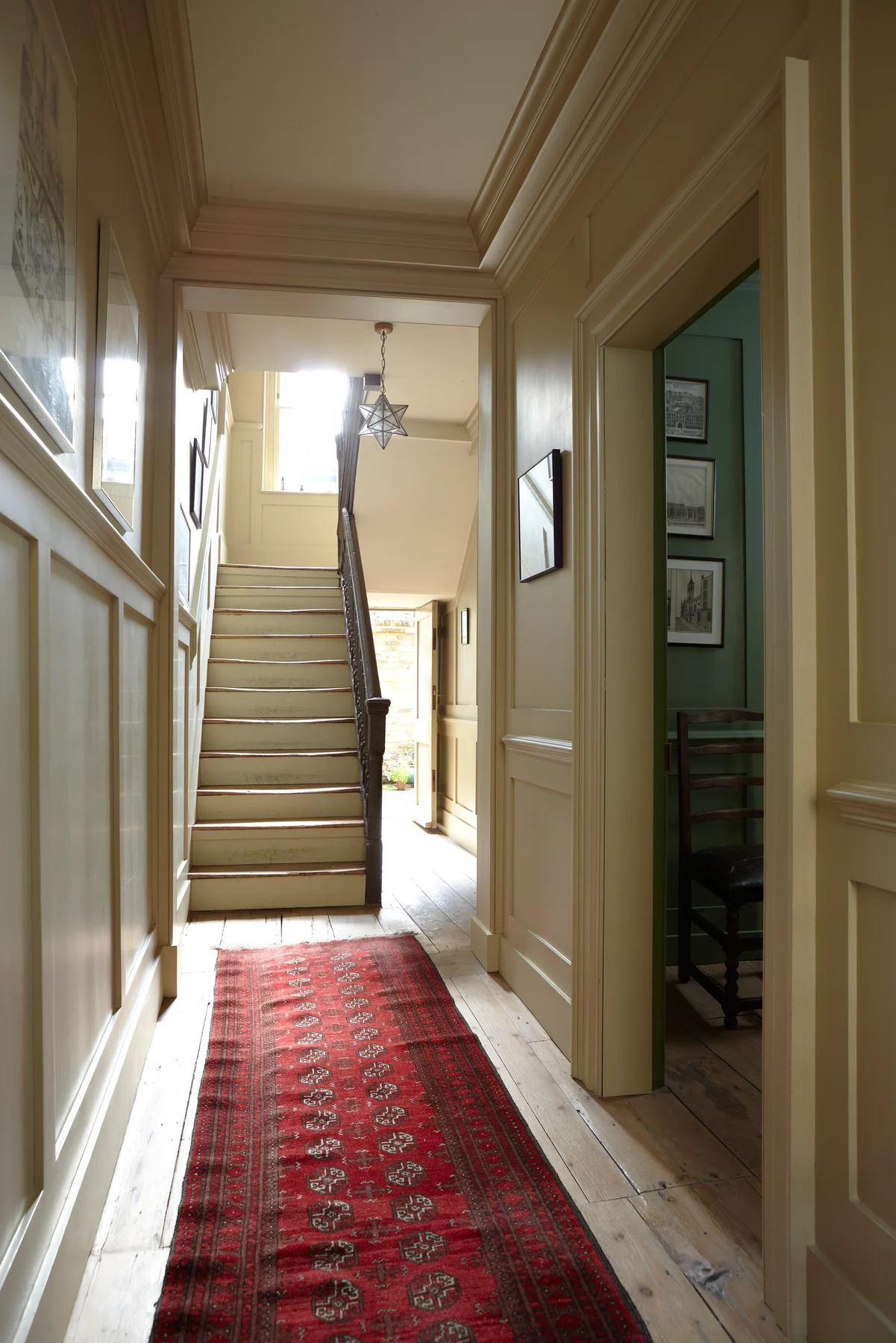 Farrow & Ball: Calke Green, New White, Light Stone